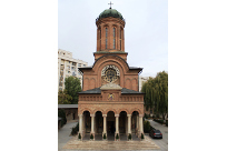 Umzingelt von Wohnblocks. Die Kirche des Klosters Antim  in Bukarest